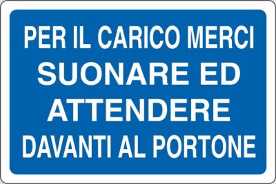 Per il carico merci suonare ed attendere davanti al portone