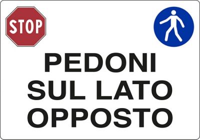 Pedoni sul lato opposto